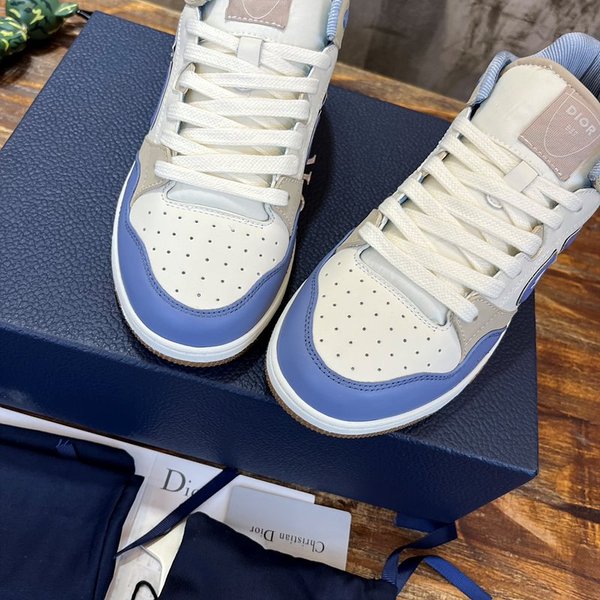 디올 B57 미드탑 스니커즈 블루&크림 [매장가 180만원대]