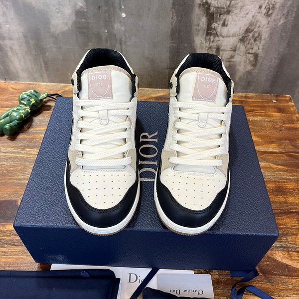 디올 B57 미드탑 스니커즈 블랙&크림 [매장가 180만원대]
