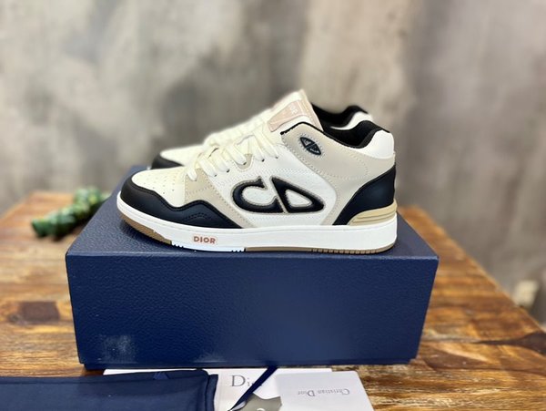 디올 B57 미드탑 스니커즈 블랙&크림 [매장가 180만원대]