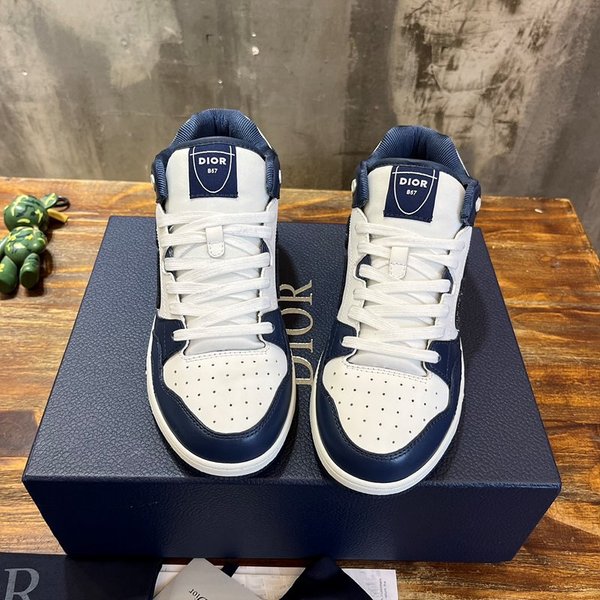 디올 B57 미드탑 스니커즈 네이비&화이트 [매장가 180만원대]