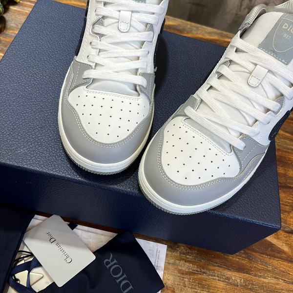 디올 B57 미드탑 스니커즈 그레이&화이트 [매장가 180만원대]