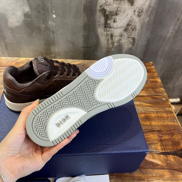 디올 B27 로우탑 스니커즈 플럼 페이턴트 [매장가 190만원대]