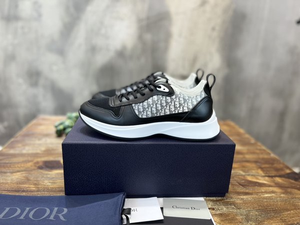 디올 B25 러너 스니커즈 블랙 & 화이트 테크니컬 메시 [매장가 125만원대]