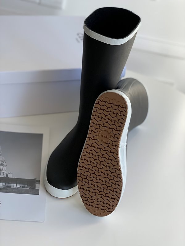 셀린느 플랫부츠 레인부츠  [매장가 230만원대]