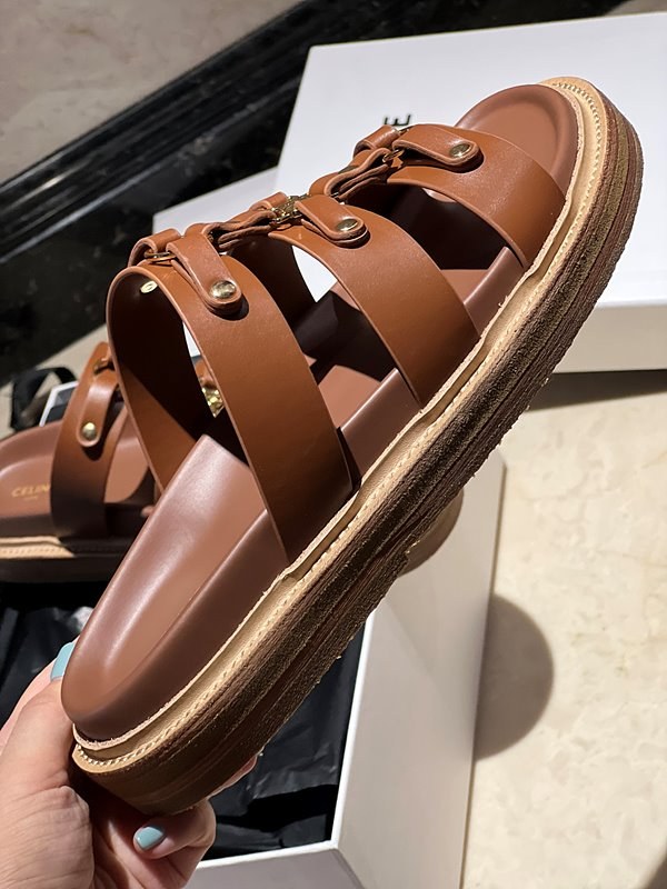 셀린느 티피 슬라이드 [매장가 150만원대]