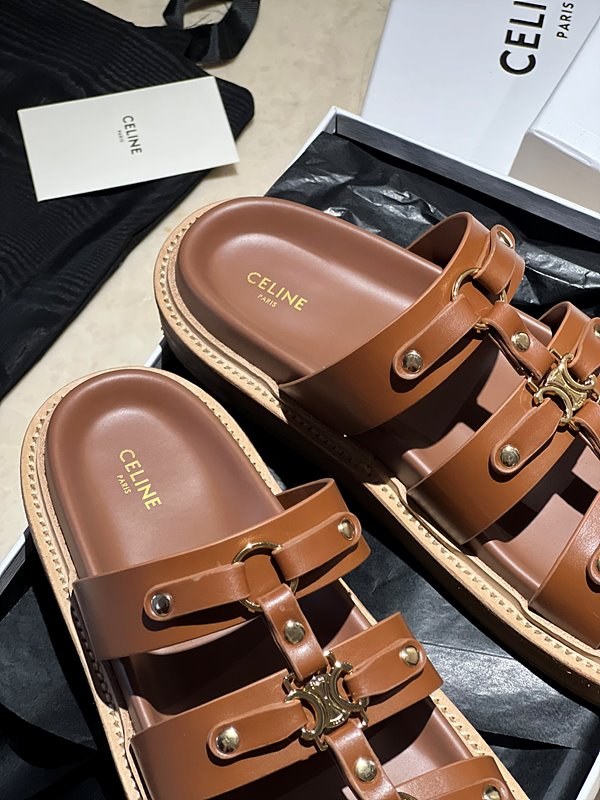 셀린느 티피 슬라이드 [매장가 150만원대]