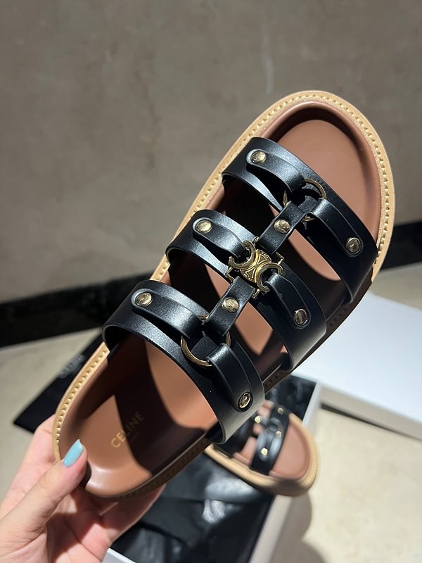 셀린느 티피 슬라이드 [매장가 150만원대]