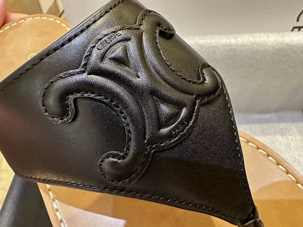 셀린느 트리오페 샌들 쪼리 플립플랍 (블랙) [매장가99만원대]