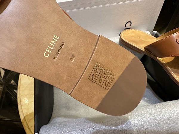 셀린느 트리오페 샌들 쪼리 플립플랍 (브라운)[매장가99만원대]