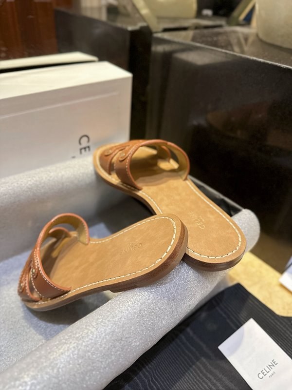 셀린느 트리옹프 뮬 [매장가 99만원대]