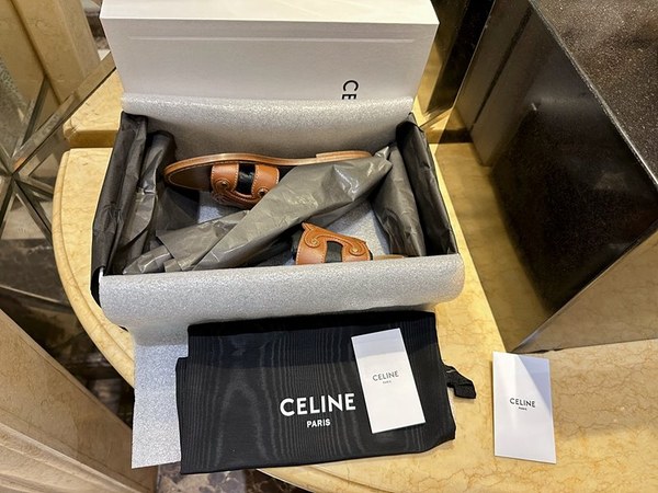 셀린느 트리옹프 뮬 [매장가 99만원대]