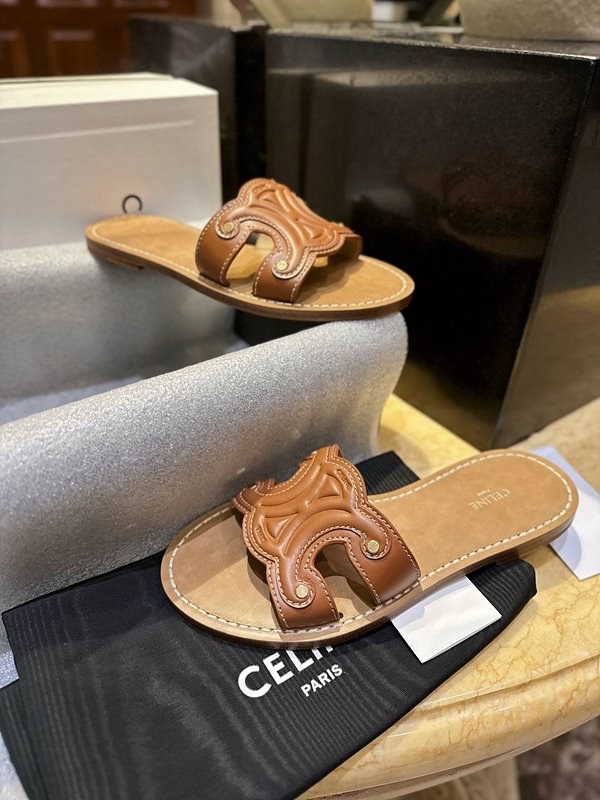 셀린느 트리옹프 뮬 [매장가 99만원대]