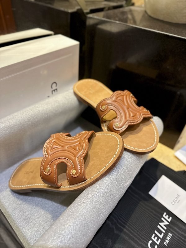 셀린느 트리옹프 뮬 [매장가 99만원대]