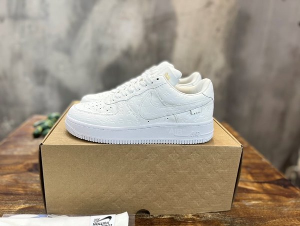 루이비통 X 나이키 에어포스 1 로우 바이 버질 아블로 화이트 [리셀가400만원대]