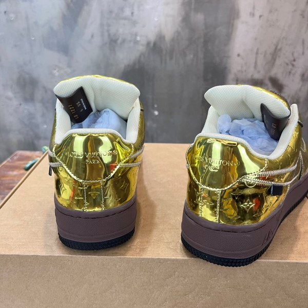 루이비통 X 나이키 에어포스 1 로우 바이 버질 아블로 멧골드 [리셀거1000만원대]