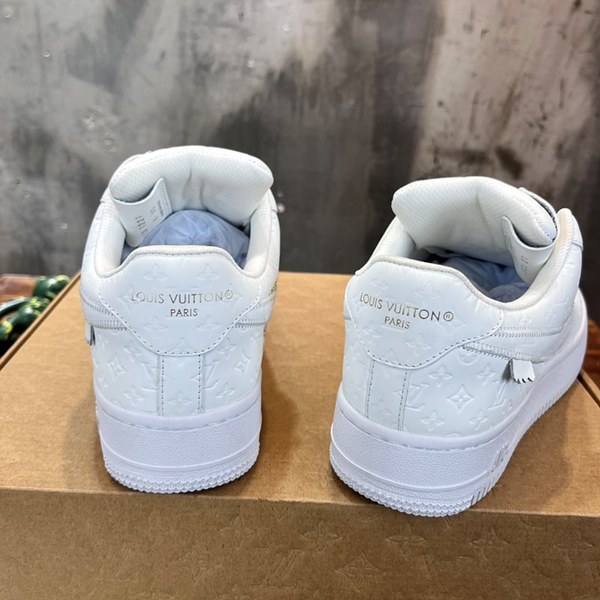 루이비통 X 나이키 에어포스 1 로우 바이 버질 아블로 화이트 [리셀가400만원대]