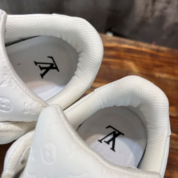 루이비통 X 나이키 에어포스 1 로우 바이 버질 아블로 화이트 [리셀가400만원대]