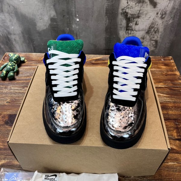 루이비통 X 나이키 에어포스 1 로우 바이 버질 아블로 멧 실버 블랙 [리셀가1350만원대]