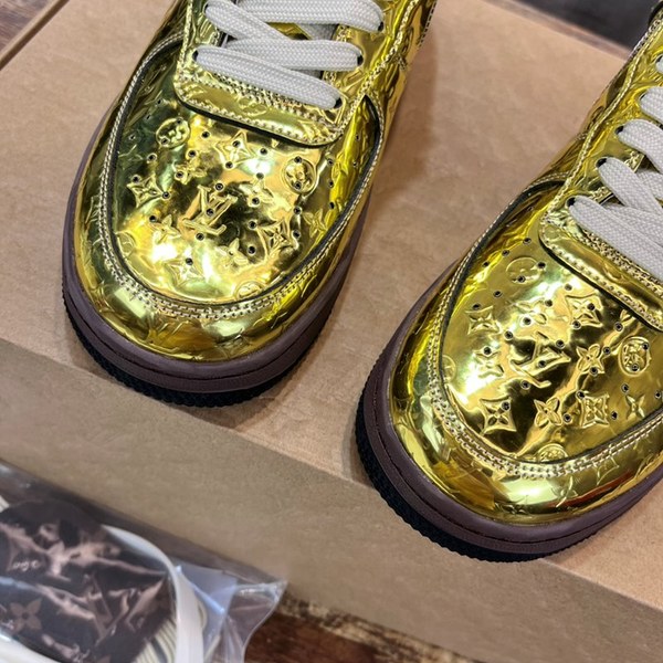 루이비통 X 나이키 에어포스 1 로우 바이 버질 아블로 멧골드 [리셀거1000만원대]