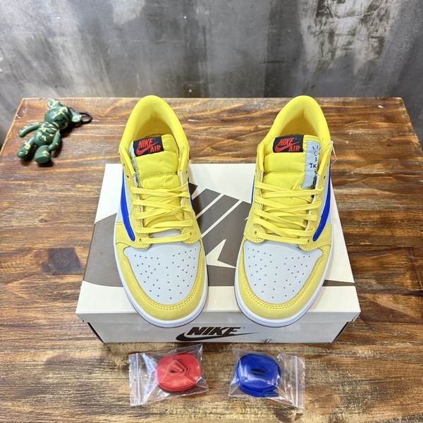 나이키 조던 X 트래비스 스캇 에어 조던 1 로우 스니커즈