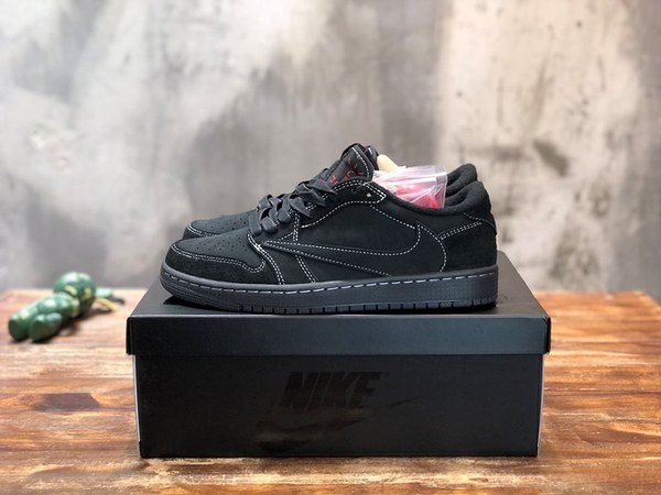 나이키 조던 X 트래비스 스캇 에어 조던 1 로우 스니커즈