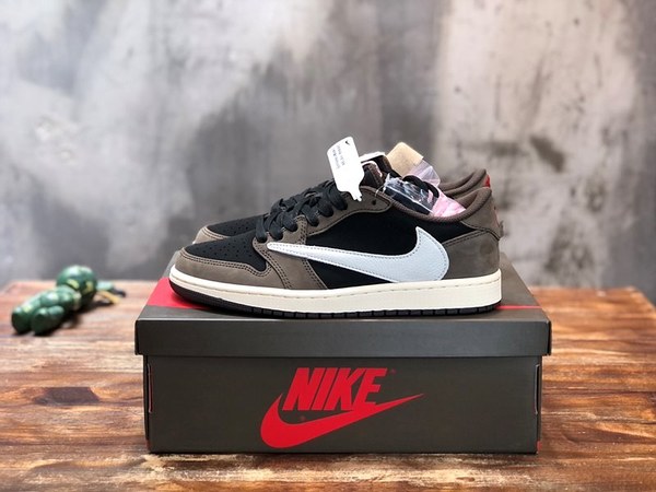 나이키 조던 X 트래비스 스캇 에어 조던 1 로우 스니커즈