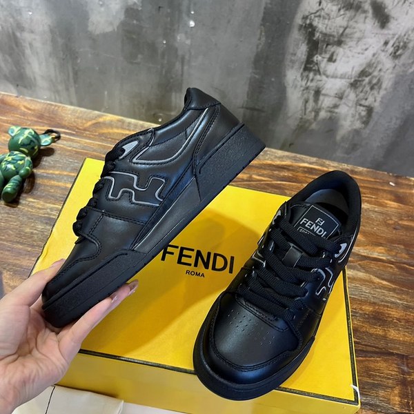 펜디 매치 블랙 가죽 로우탑 [매장가 150만원대]