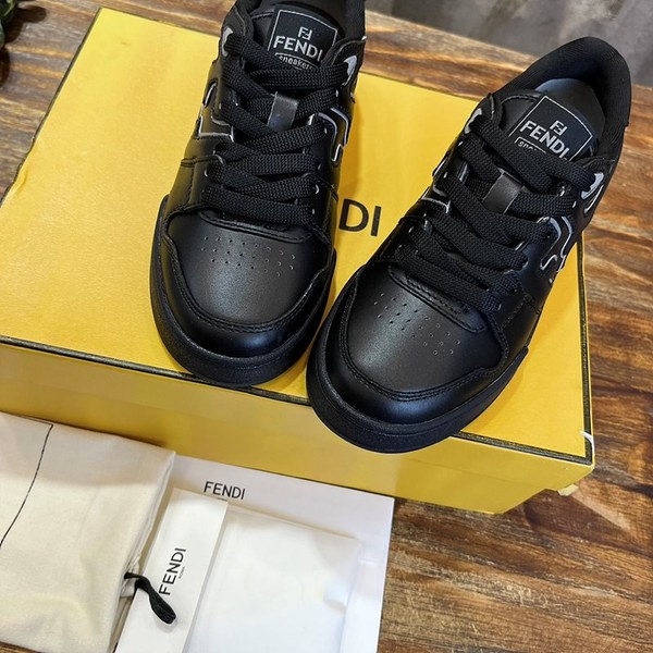 펜디 매치 블랙 가죽 로우탑 [매장가 150만원대]