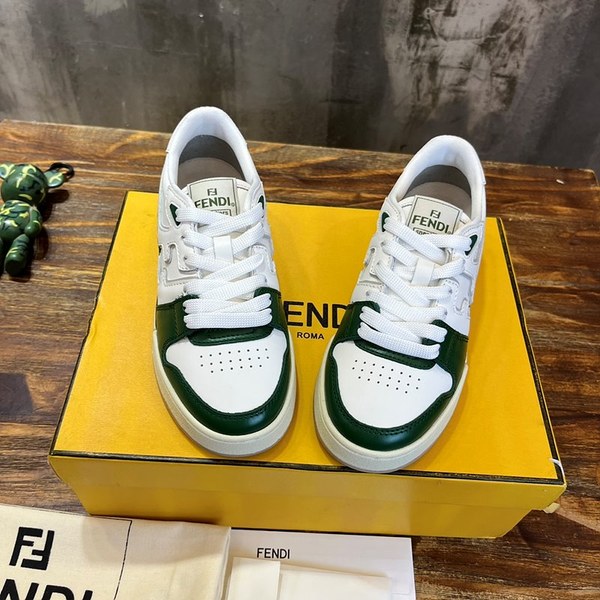 펜디 매치 화이트 가죽 로우탑 [매장가 140만원대]