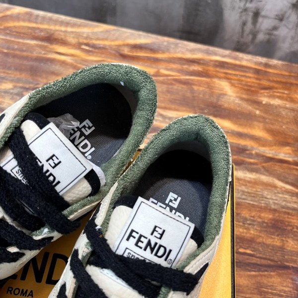 펜디 매치 블랙 스웨이드 로우탑 [매장가 140만원대]