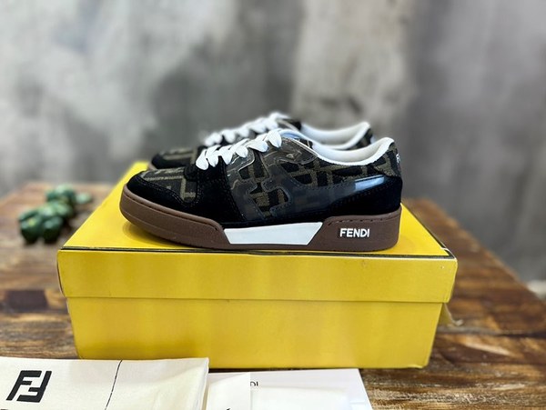 펜디 매치 블랙 스웨이드 캔버스 로우탑 [매장가 140만원대]