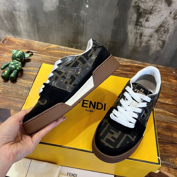 펜디 매치 블랙 스웨이드 캔버스 로우탑 [매장가 140만원대]