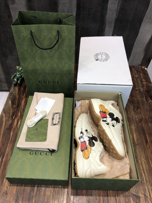 구찌 디즈니 콜라보 미키마우스 스니커즈 [매장가 140만원대]