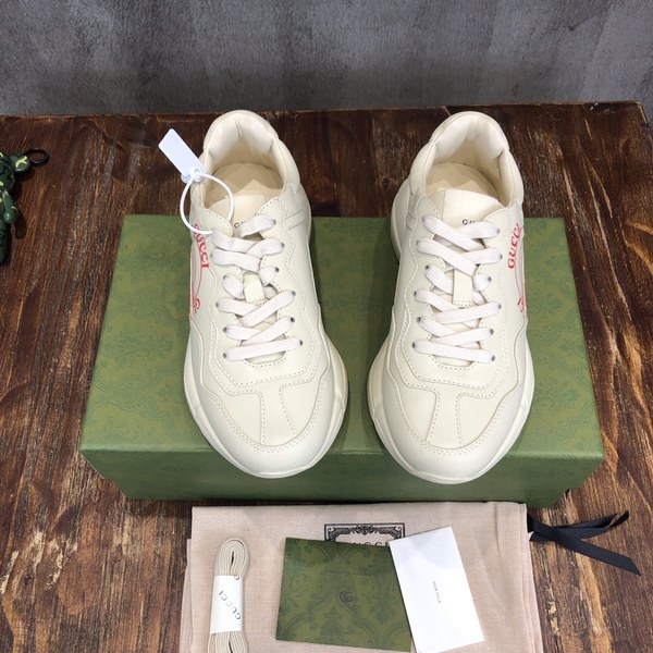 구찌 레드 로고 프린팅 스니커즈 [매장가 140만원대]