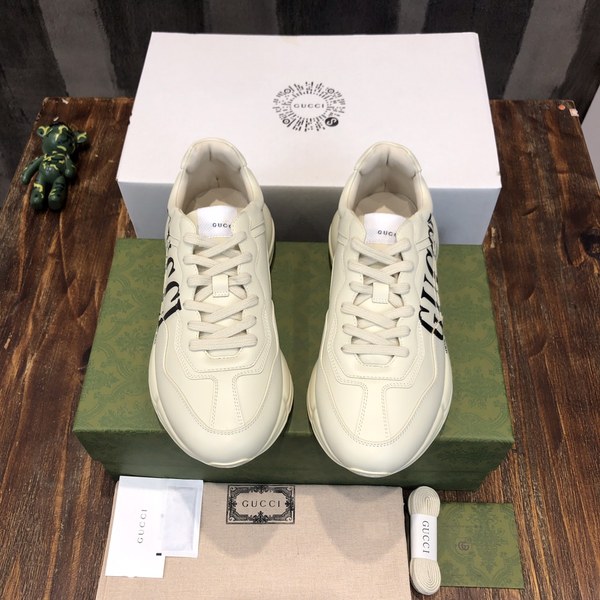 구찌 블랙 로고 레터링 스니커즈 [매장가 140만원대]