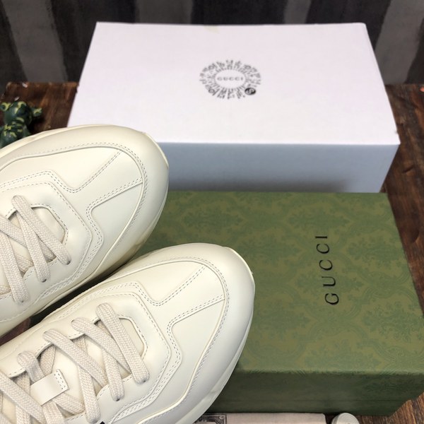 구찌 블랙 로고 레터링 스니커즈 [매장가 140만원대]