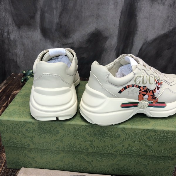 구찌 타이거 로고 스니커즈 [매장가 140만원대]