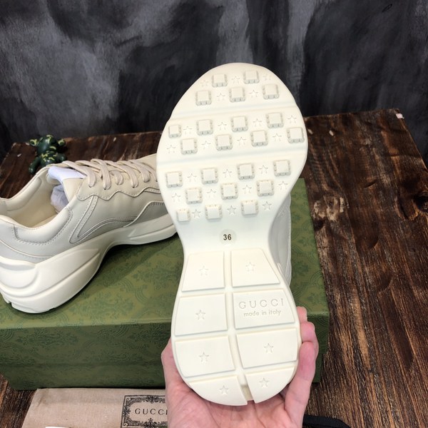 구찌 타이거 로고 스니커즈 [매장가 140만원대]