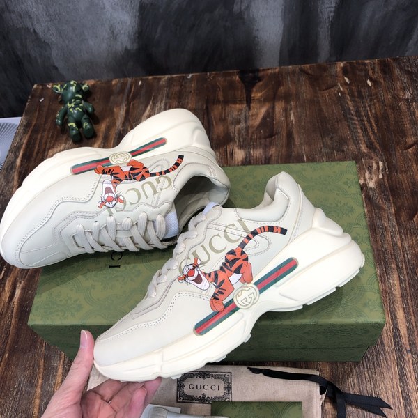 구찌 타이거 로고 스니커즈 [매장가 140만원대]