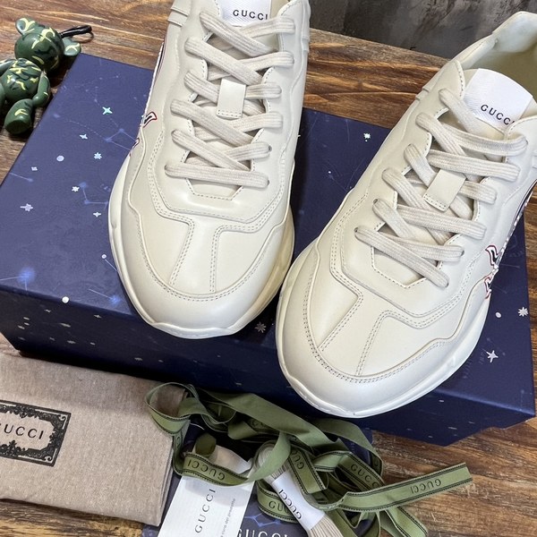 구찌 블랙 GG 불 로고 스니커즈 [매장가 140만원대]