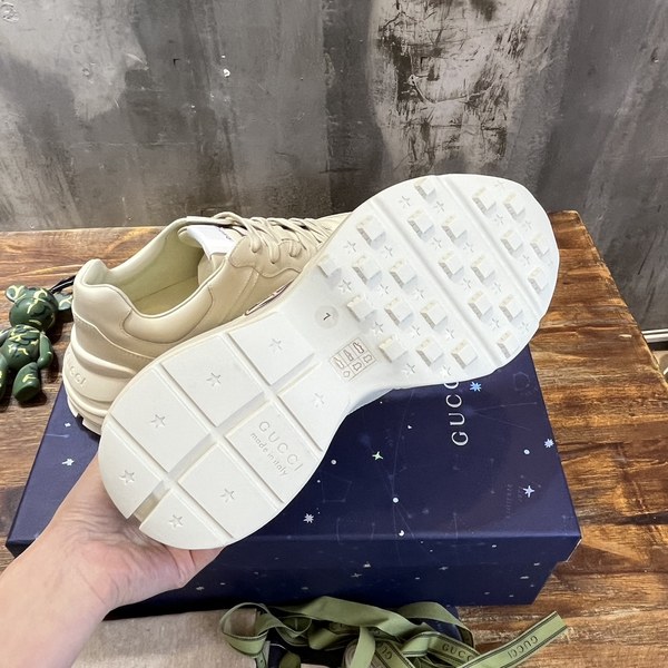 구찌 블랙 GG 불 로고 스니커즈 [매장가 140만원대]