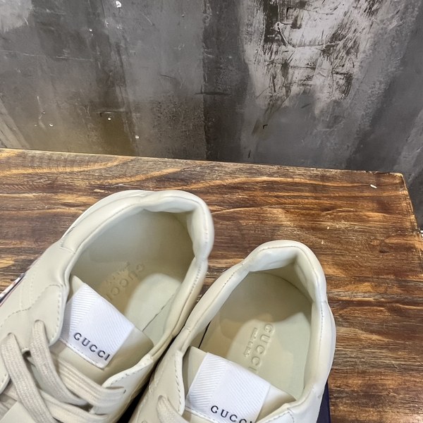 구찌 블랙 GG 불 로고 스니커즈 [매장가 140만원대]