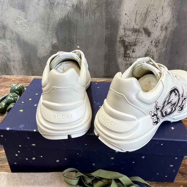 구찌 블랙 GG 불 로고 스니커즈 [매장가 140만원대]