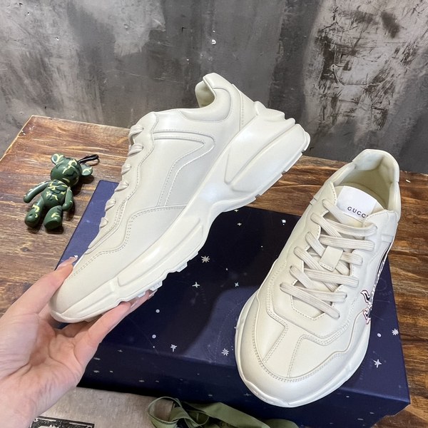 구찌 블랙 GG 불 로고 스니커즈 [매장가 140만원대]