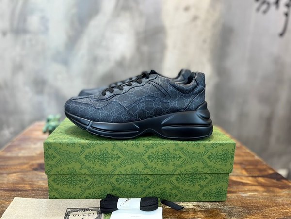 구찌 블랙 GG 수프림 캔버스 롸이톤 스니커즈 [매장가 120만원대]