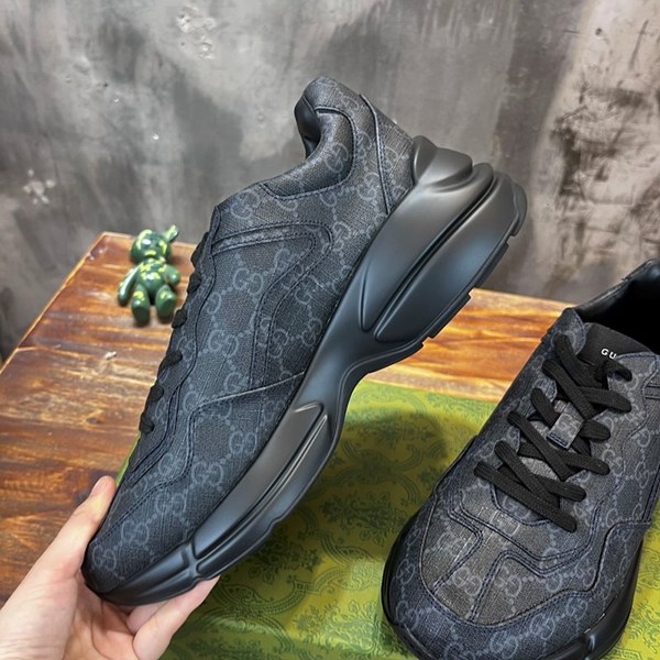 구찌 블랙 GG 수프림 캔버스 롸이톤 스니커즈 [매장가 120만원대]