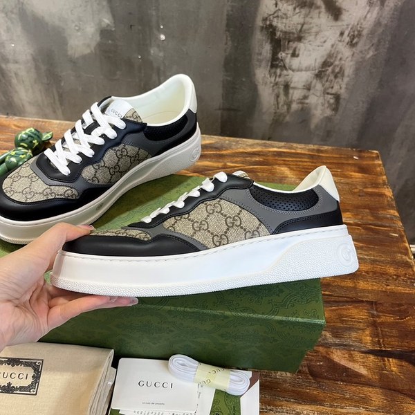 구찌 베이지/에보니 GG 수프림 캔버스 블랙 스니커즈 [매장가 120만원대]