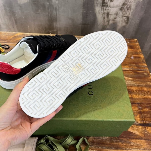 구찌 블랙 레더 웹 스니커즈 [매장가 110만원대]