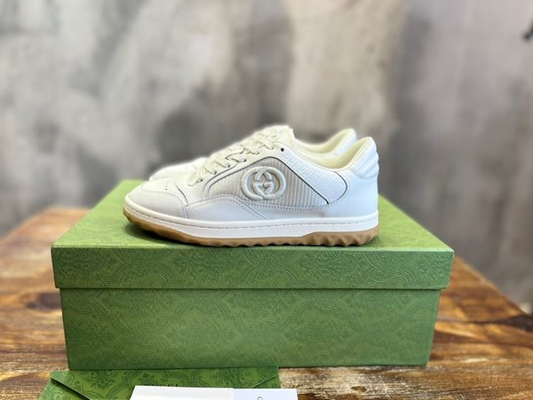 구찌 오프화이트 레더 스니커즈 [매장가 120만원대]