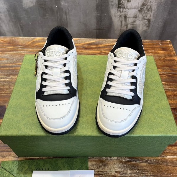 구찌 블랙 오프화이트 레더 스니커즈 [매장가 120만원대]